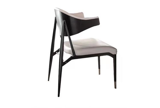 590*607mm Hotel Restaurant Furniture ODM Black And White Leather Dining Chairs With Arms