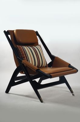 Metal Legs Luxury Customizable Furniture Wood Material Matte